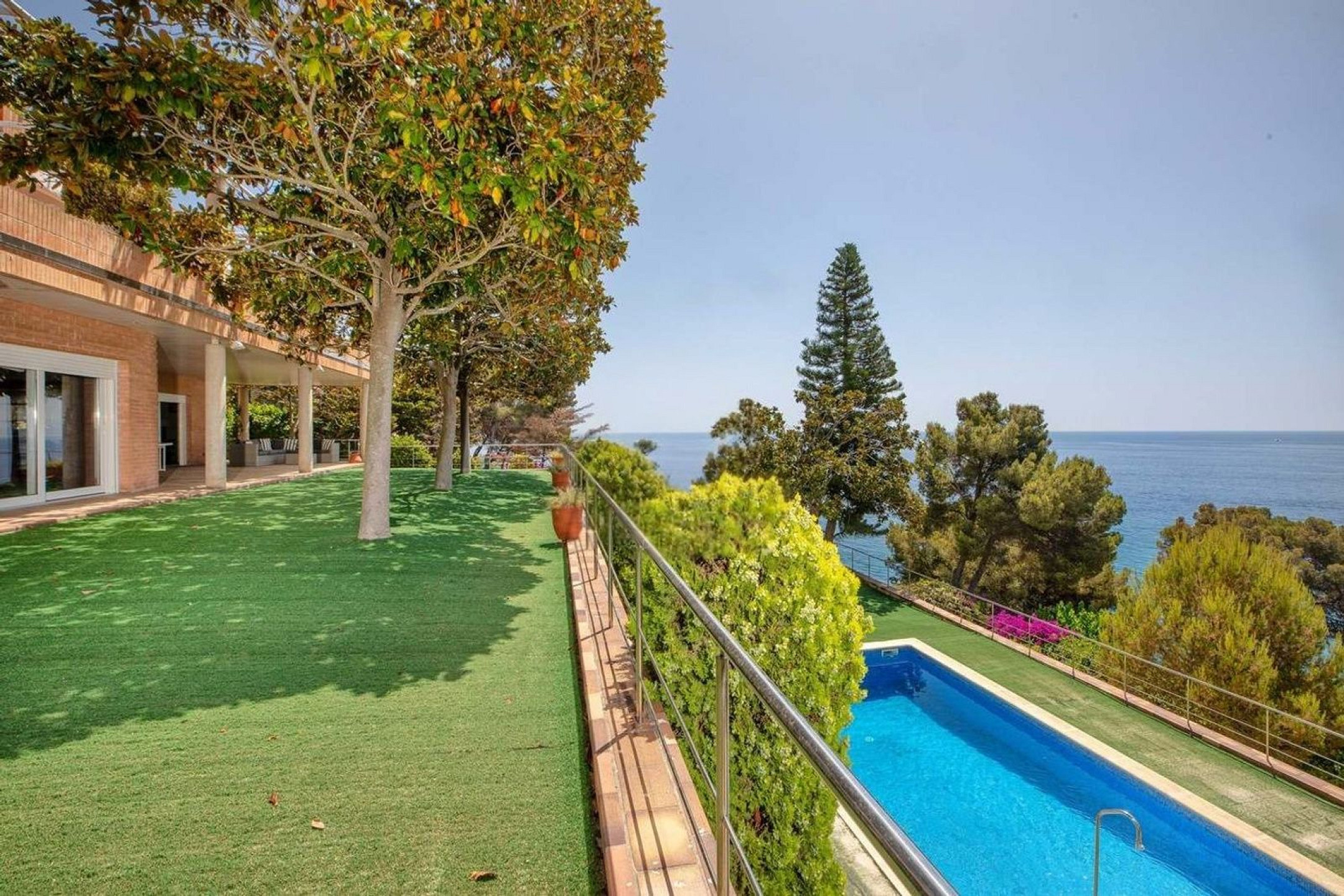 Spectacular three-level sea-view home in Cala Sant Francesc, Blanes