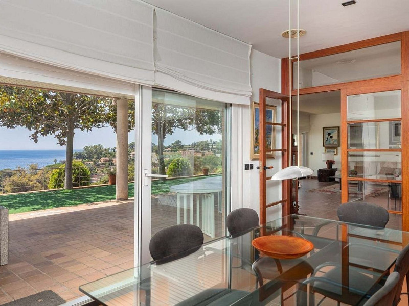 Spectacular three-level sea-view home in Cala Sant Francesc, Blanes. Photo:  14