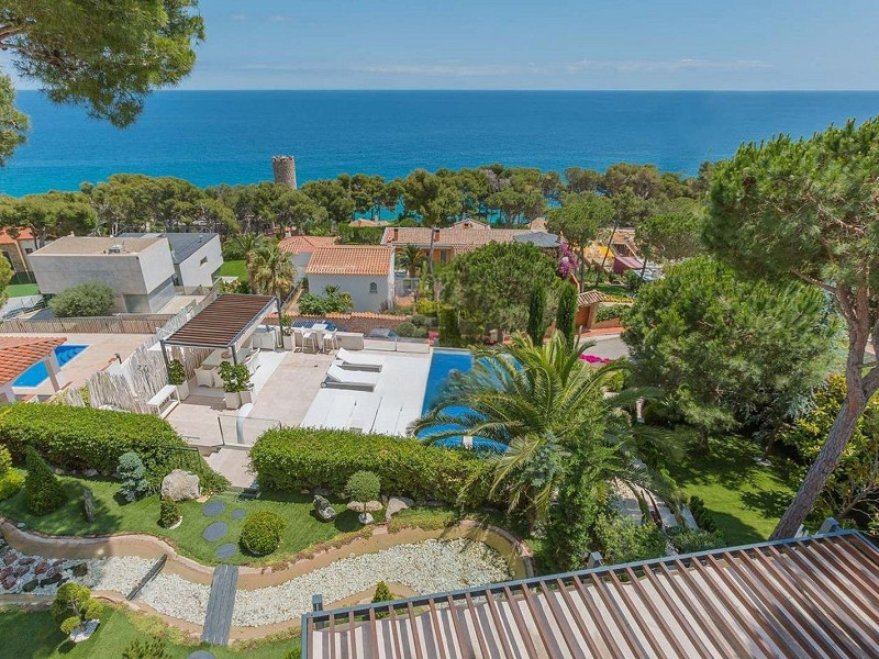 Contemporary Villa with Sea Views in Torrevalentina, Sant Antoni de Calonge. Photo:  32