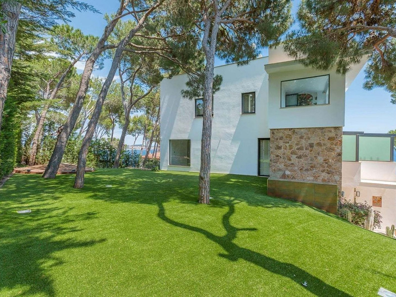 Contemporary Villa with Sea Views in Torrevalentina, Sant Antoni de Calonge. Photo:  35