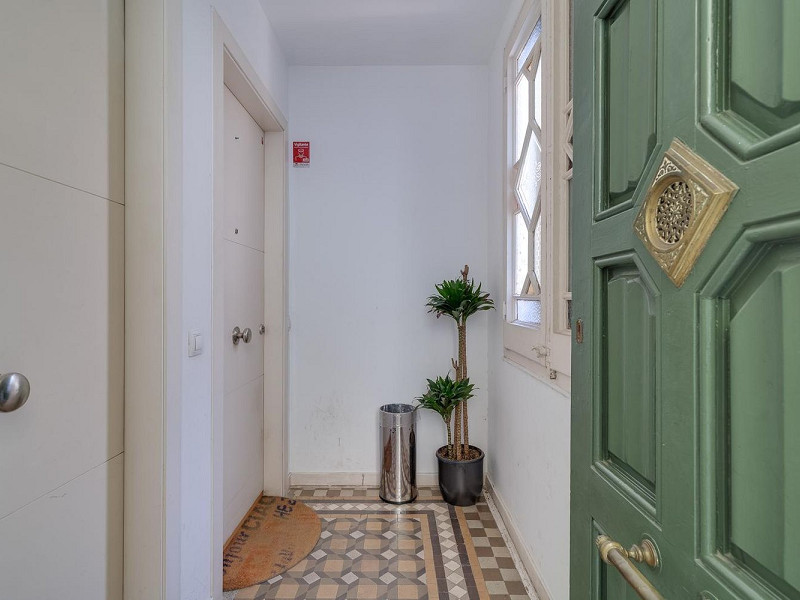 Charming Penthouse with Terrace in Eixample – Barcelona. Photo:  3