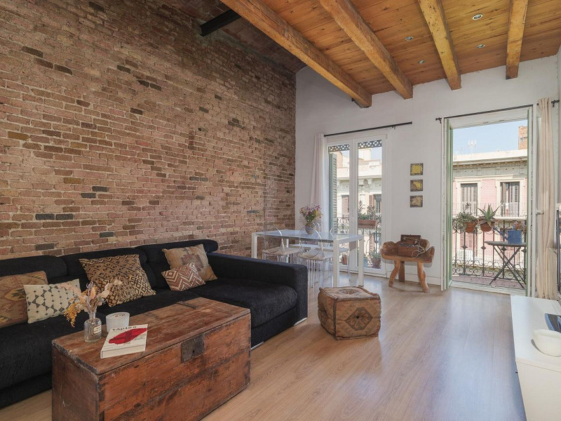 Charming Penthouse with Terrace in Eixample – Barcelona. Photo:  6