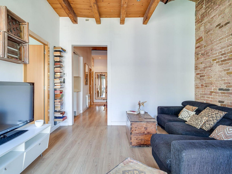Charming Penthouse with Terrace in Eixample – Barcelona. Photo:  9