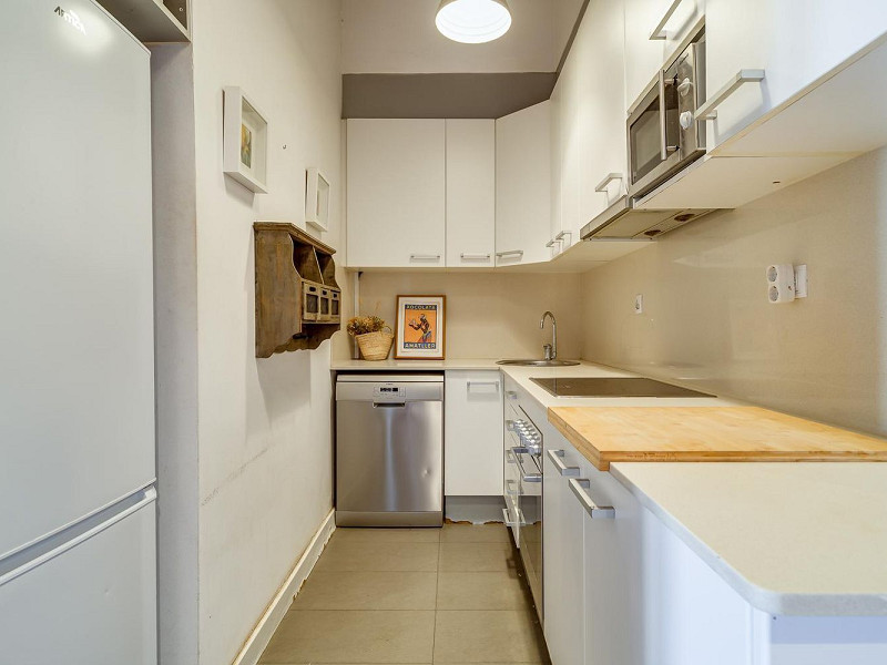 Charming Penthouse with Terrace in Eixample – Barcelona. Photo:  13