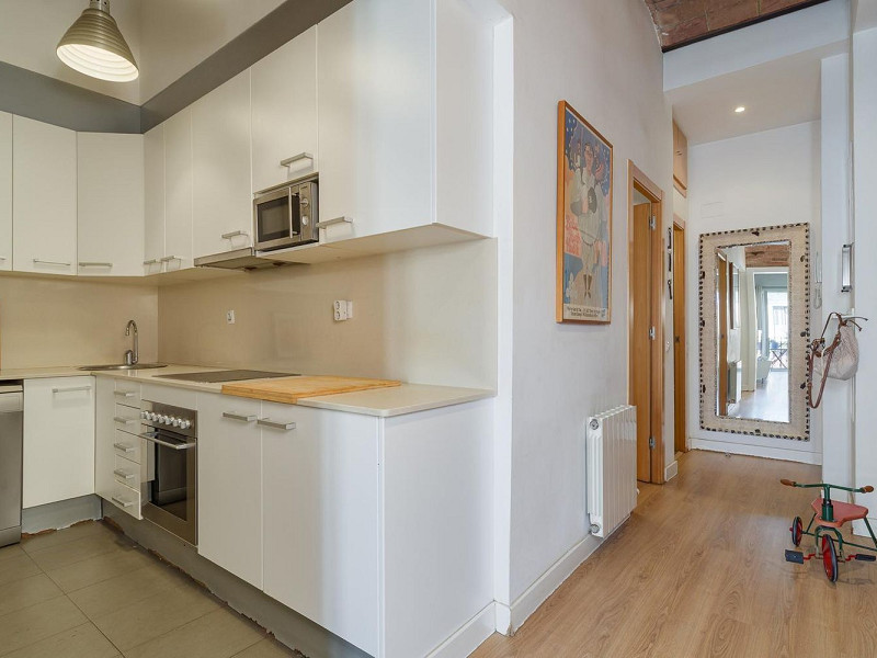 Charming Penthouse with Terrace in Eixample – Barcelona. Photo:  14