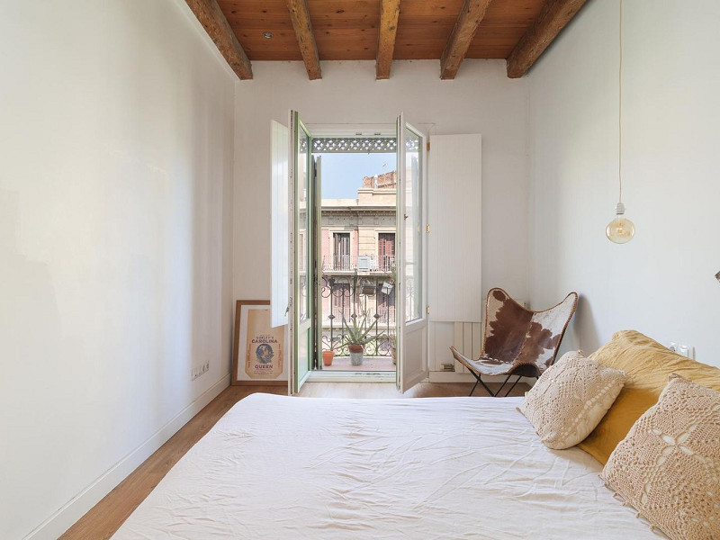 Charming Penthouse with Terrace in Eixample – Barcelona. Photo:  19