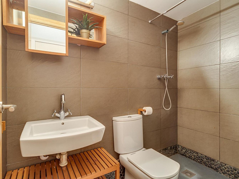 Charming Penthouse with Terrace in Eixample – Barcelona. Photo:  22