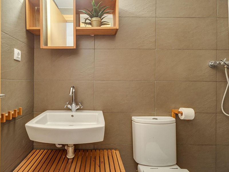 Charming Penthouse with Terrace in Eixample – Barcelona. Photo:  23