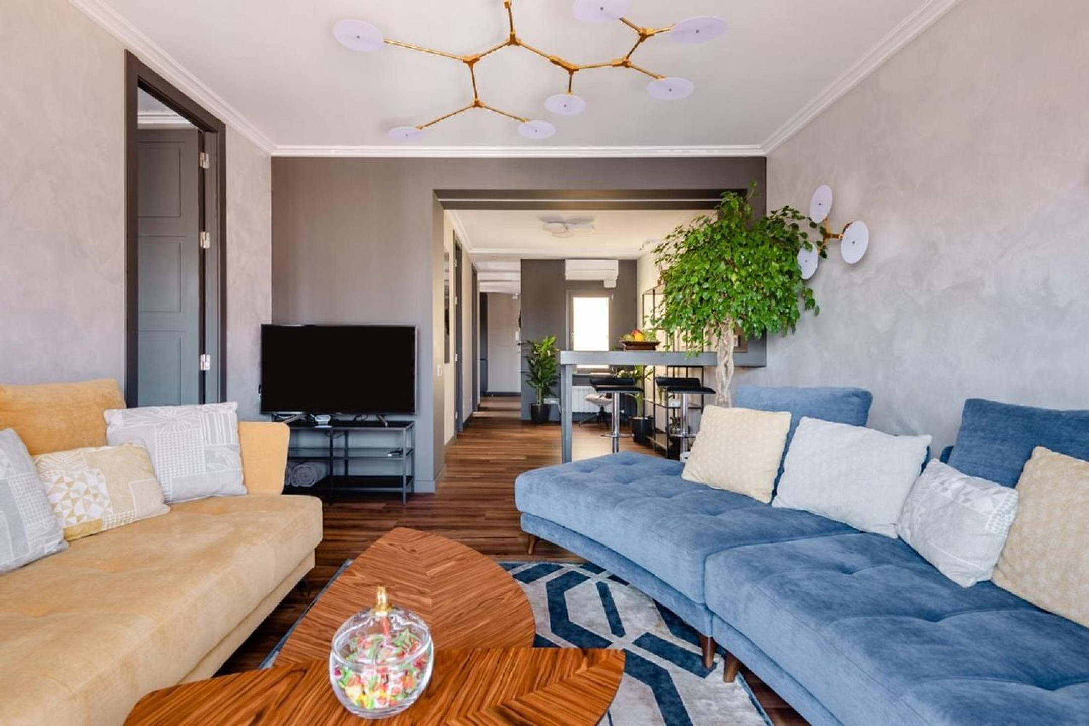 Renovated Penthouse with Charm in Eixample – Barcelona