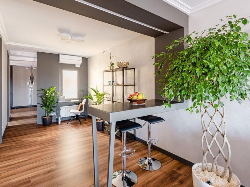 Renovated Penthouse with Charm in Eixample – Barcelona. Photo:  4