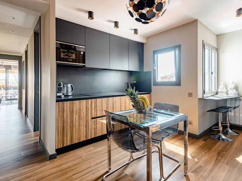 Renovated Penthouse with Charm in Eixample – Barcelona. Photo:  13