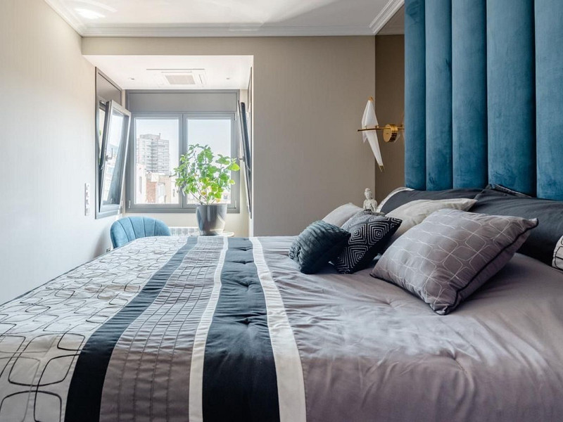 Renovated Penthouse with Charm in Eixample – Barcelona. Photo:  22