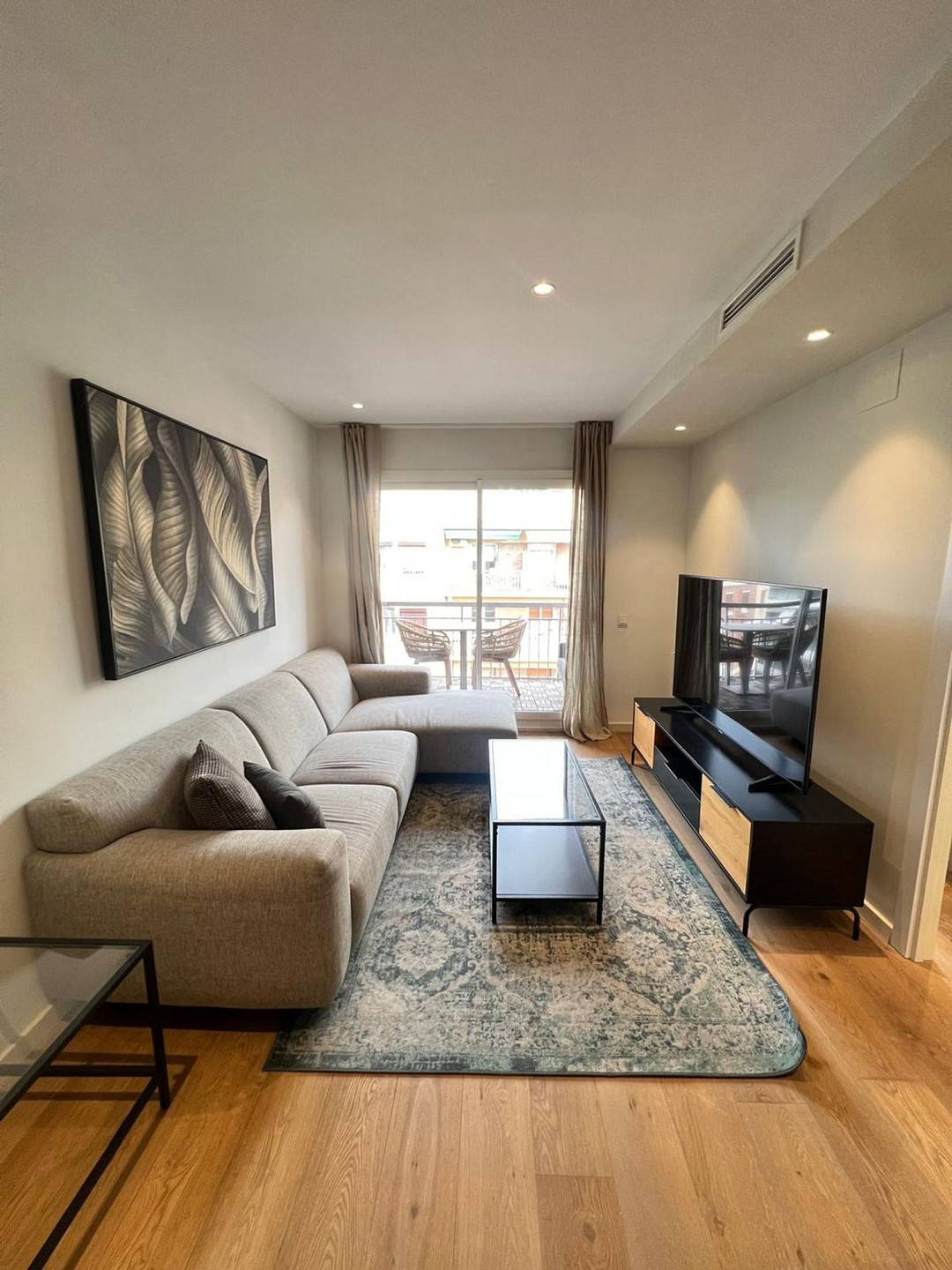 Apartment in Entenca/Corsega – Design and Comfort in Central Barcelona