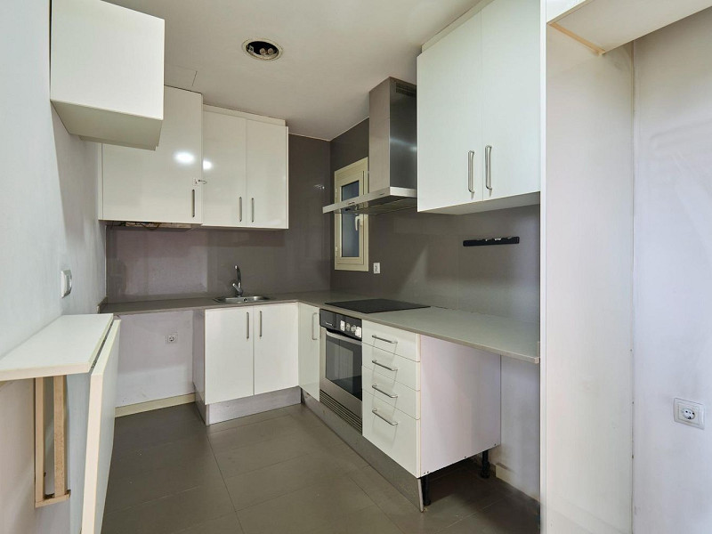 Renovated Charming Apartment in Eixample, Barcelona. Photo:  4