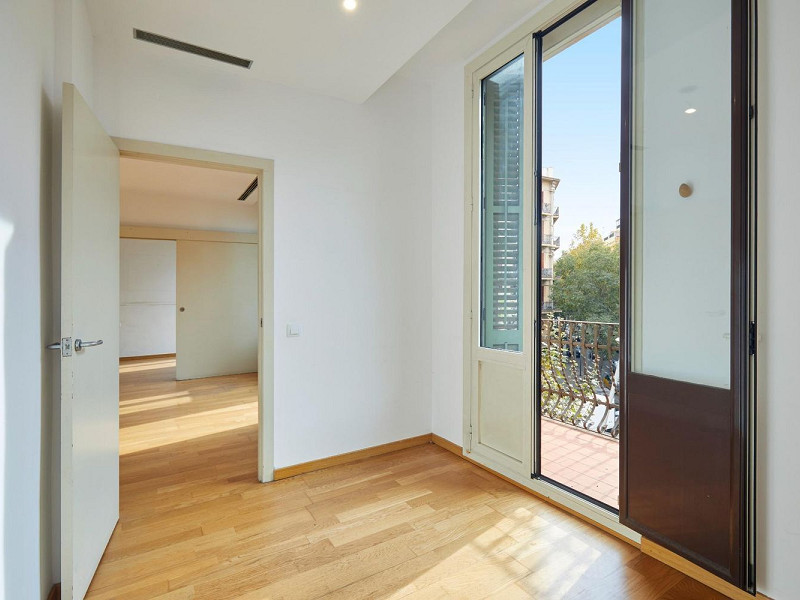 Renovated Charming Apartment in Eixample, Barcelona. Photo:  10