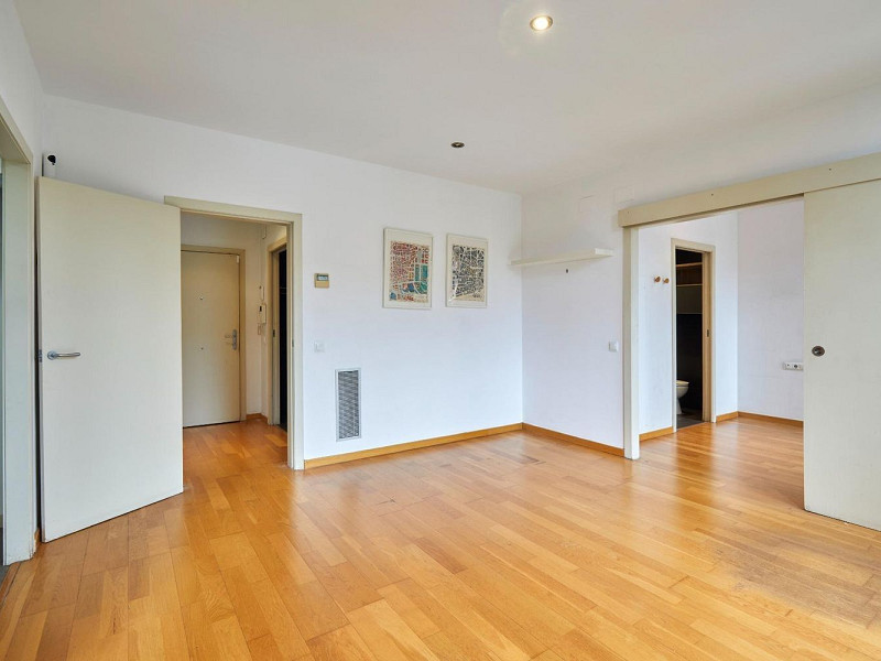 Renovated Charming Apartment in Eixample, Barcelona. Photo:  12