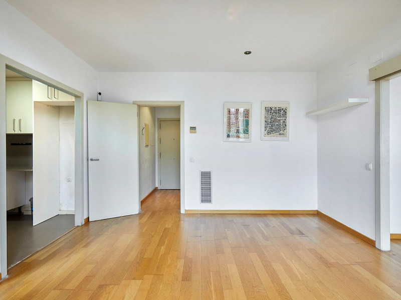 Renovated Charming Apartment in Eixample, Barcelona. Photo:  14