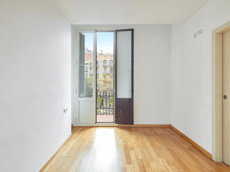 Renovated Charming Apartment in Eixample, Barcelona. Photo:  15