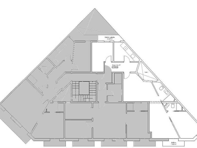 Renovated Charming Apartment in Eixample, Barcelona. Photo:  24