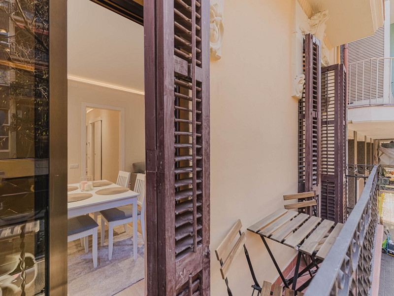 Newly Renovated Apartment with Balcony in Nova Esquerra de l’Eixample, Barcelona. Photo:  4