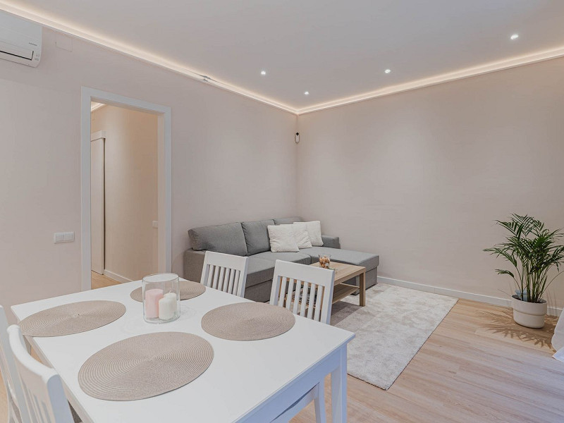Newly Renovated Apartment with Balcony in Nova Esquerra de l’Eixample, Barcelona. Photo:  6