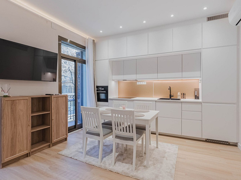 Newly Renovated Apartment with Balcony in Nova Esquerra de l’Eixample, Barcelona. Photo:  7