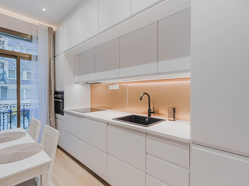 Newly Renovated Apartment with Balcony in Nova Esquerra de l’Eixample, Barcelona. Photo:  9