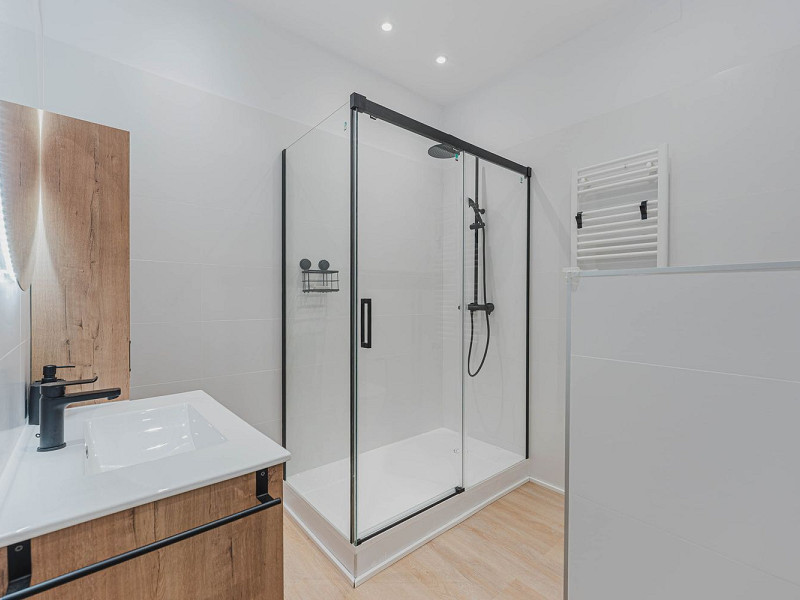 Newly Renovated Apartment with Balcony in Nova Esquerra de l’Eixample, Barcelona. Photo:  15