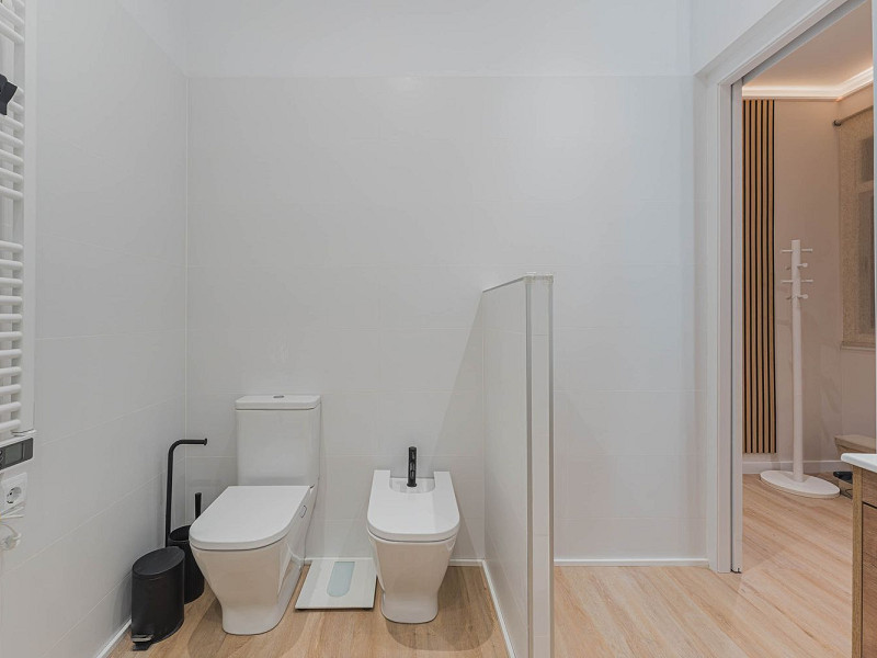 Newly Renovated Apartment with Balcony in Nova Esquerra de l’Eixample, Barcelona. Photo:  16