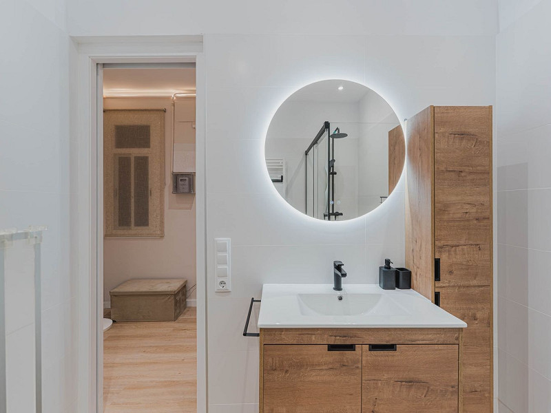 Newly Renovated Apartment with Balcony in Nova Esquerra de l’Eixample, Barcelona. Photo:  18