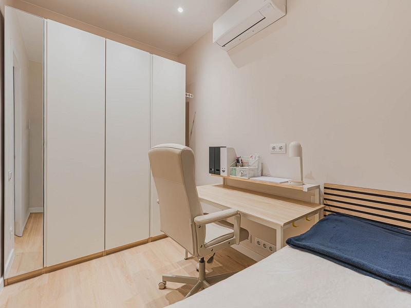 Newly Renovated Apartment with Balcony in Nova Esquerra de l’Eixample, Barcelona. Photo:  24