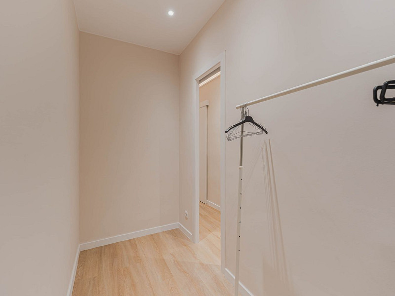Newly Renovated Apartment with Balcony in Nova Esquerra de l’Eixample, Barcelona. Photo:  27