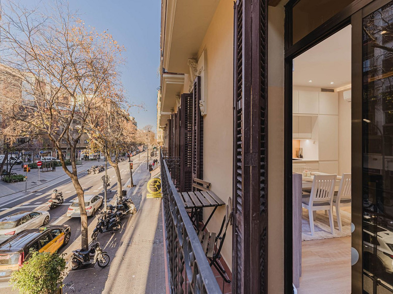 Newly Renovated Apartment with Balcony in Nova Esquerra de l’Eixample, Barcelona. Photo:  31