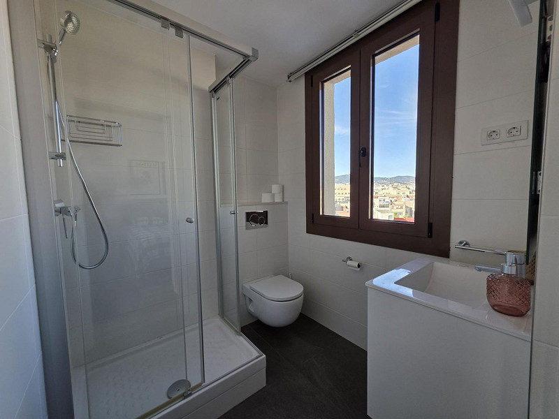 Charming penthouse with terraces in the heart of Barcelona. Photo:  19