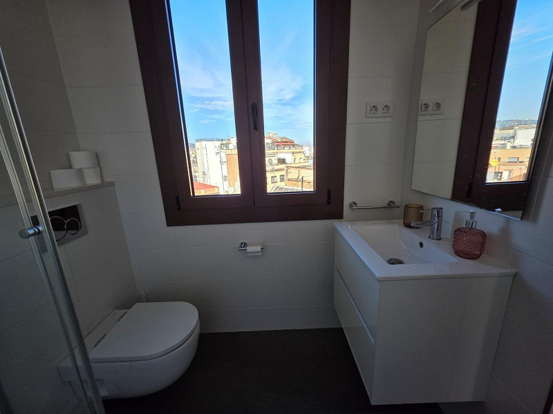Charming penthouse with terraces in the heart of Barcelona. Photo:  20