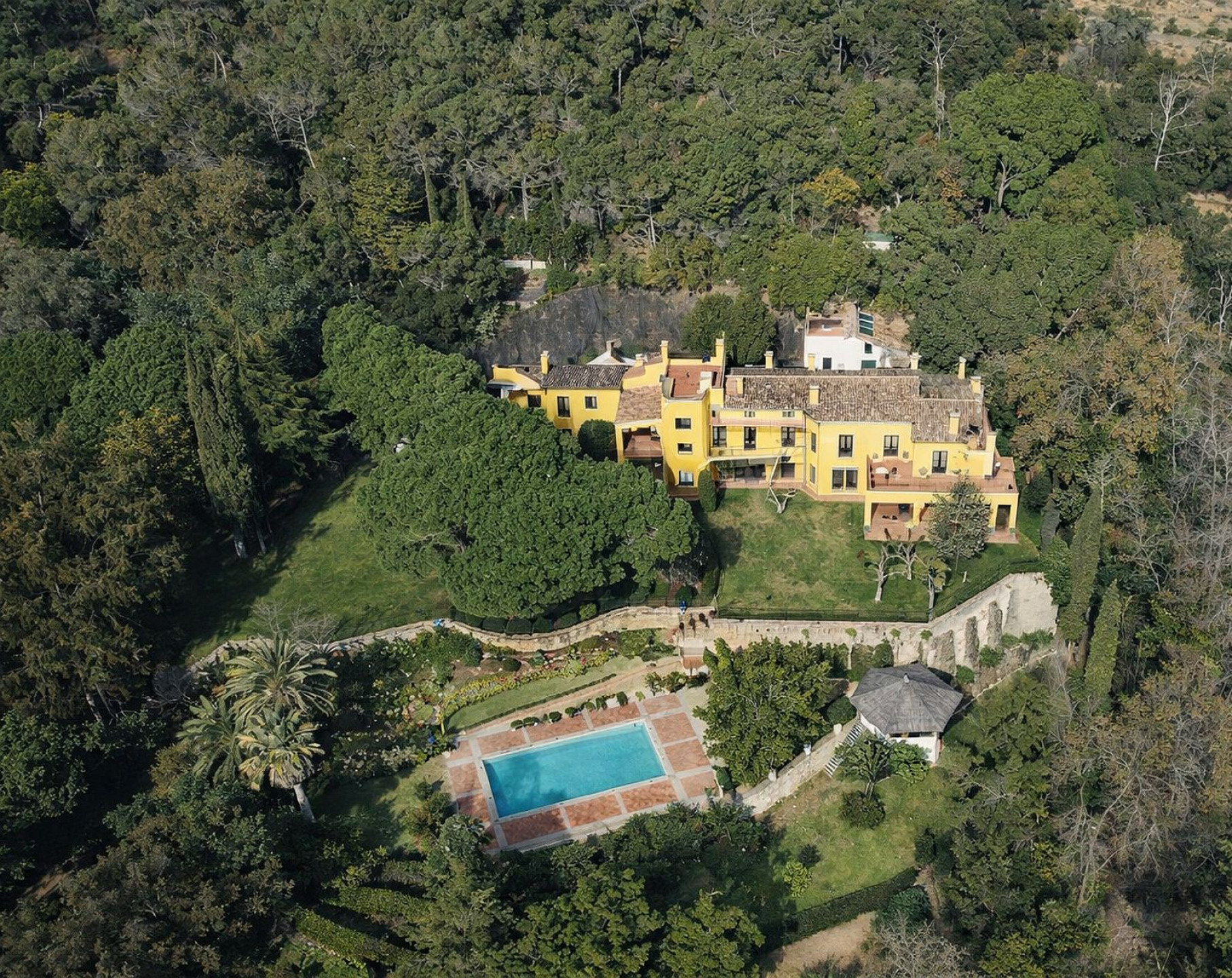 Эксклюзивная вилла для летней аренды в Сант-Андреу-де-Льяванерес, Коста-дель-Маресме