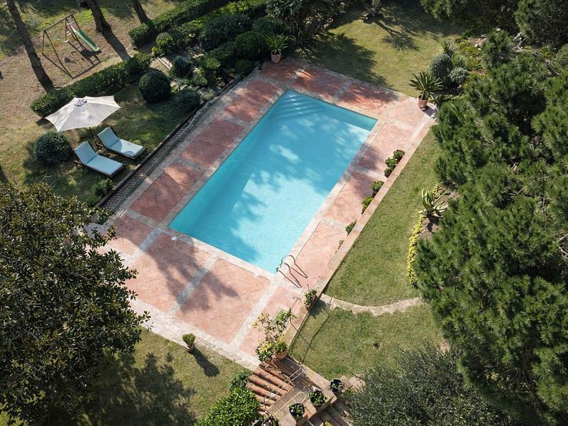 Эксклюзивная вилла для летней аренды в Сант-Андреу-де-Льяванерес, Коста-дель-Маресме. Фото:  5