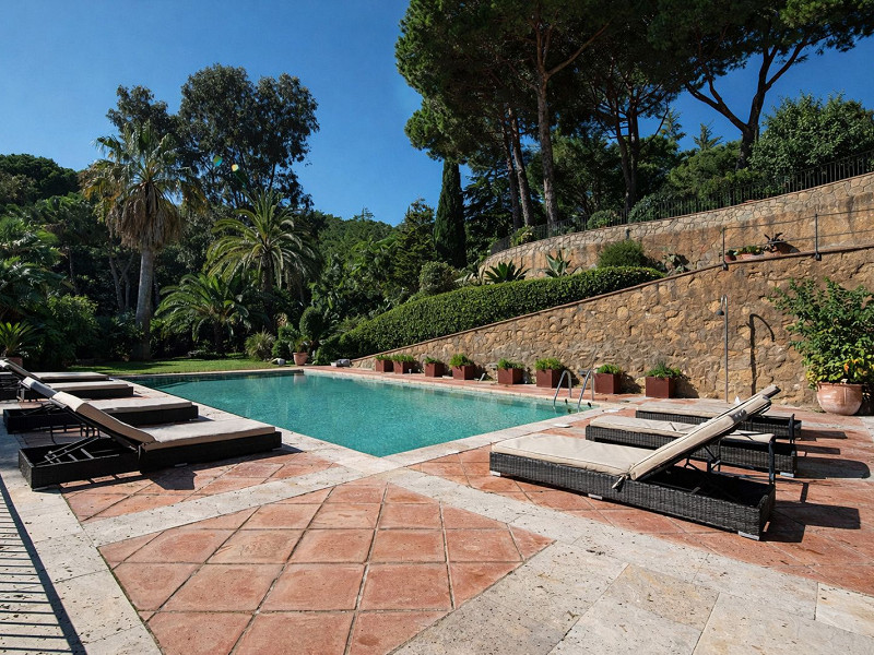 Эксклюзивная вилла для летней аренды в Сант-Андреу-де-Льяванерес, Коста-дель-Маресме. Фото:  8