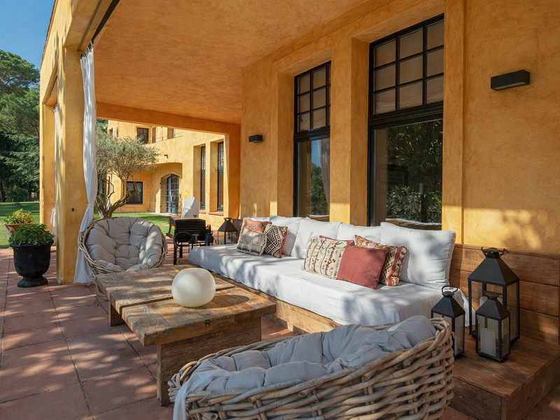 Эксклюзивная вилла для летней аренды в Сант-Андреу-де-Льяванерес, Коста-дель-Маресме. Фото:  13