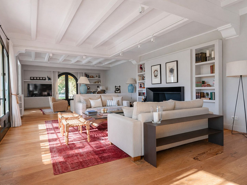 Эксклюзивная вилла для летней аренды в Сант-Андреу-де-Льяванерес, Коста-дель-Маресме. Фото:  21