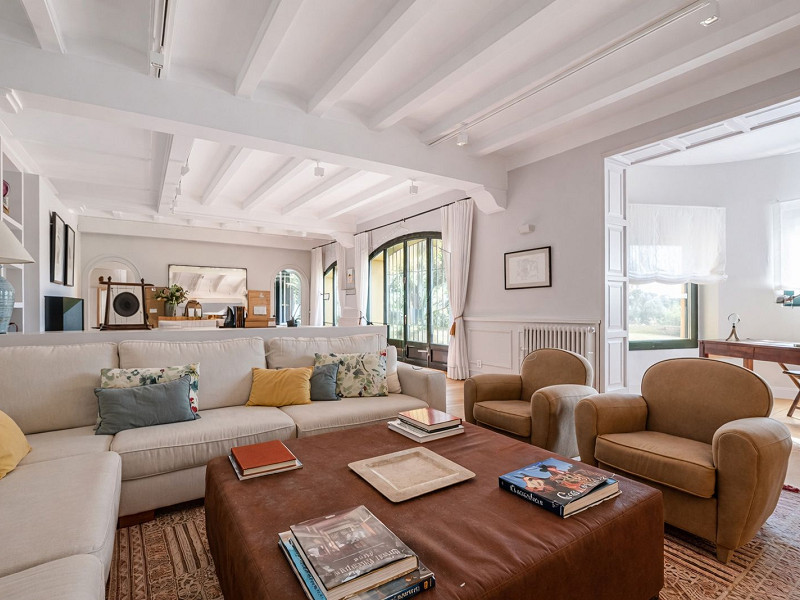 Эксклюзивная вилла для летней аренды в Сант-Андреу-де-Льяванерес, Коста-дель-Маресме. Фото:  25