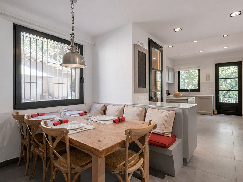 Эксклюзивная вилла для летней аренды в Сант-Андреу-де-Льяванерес, Коста-дель-Маресме. Фото:  32