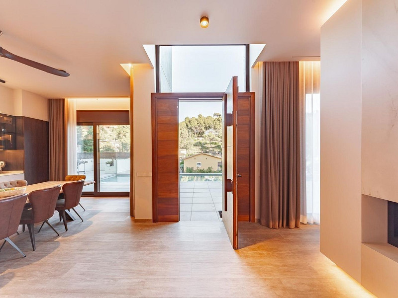 Эксклюзивная новая роскошная вилла в Кастельдефельсе, Барселона. Фото:  5