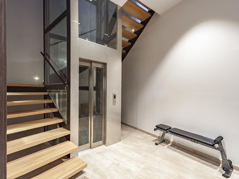 Эксклюзивная новая роскошная вилла в Кастельдефельсе, Барселона. Фото:  23