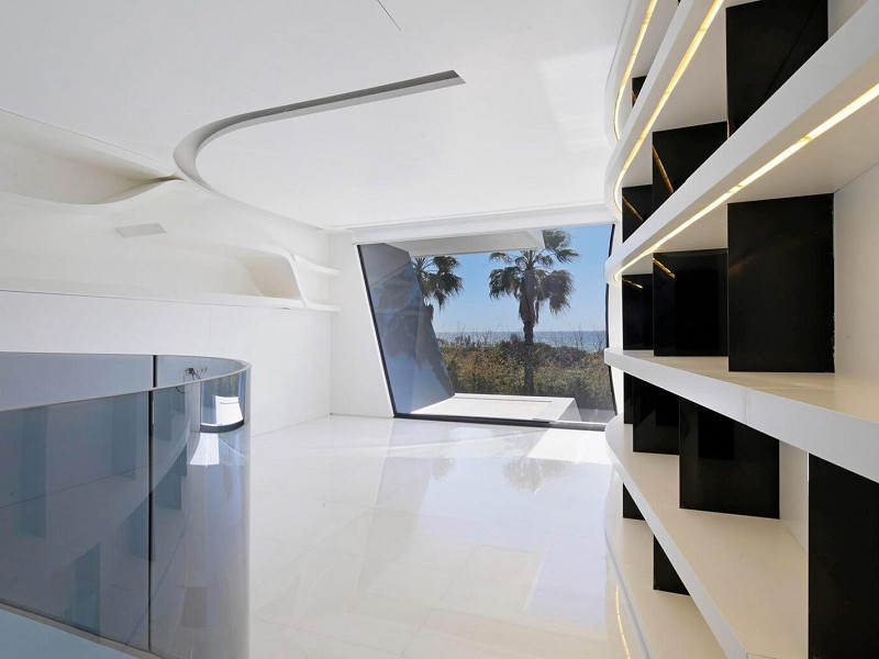 Роскошная вилла у моря в Гава Мар, Барселона. Фото:  24