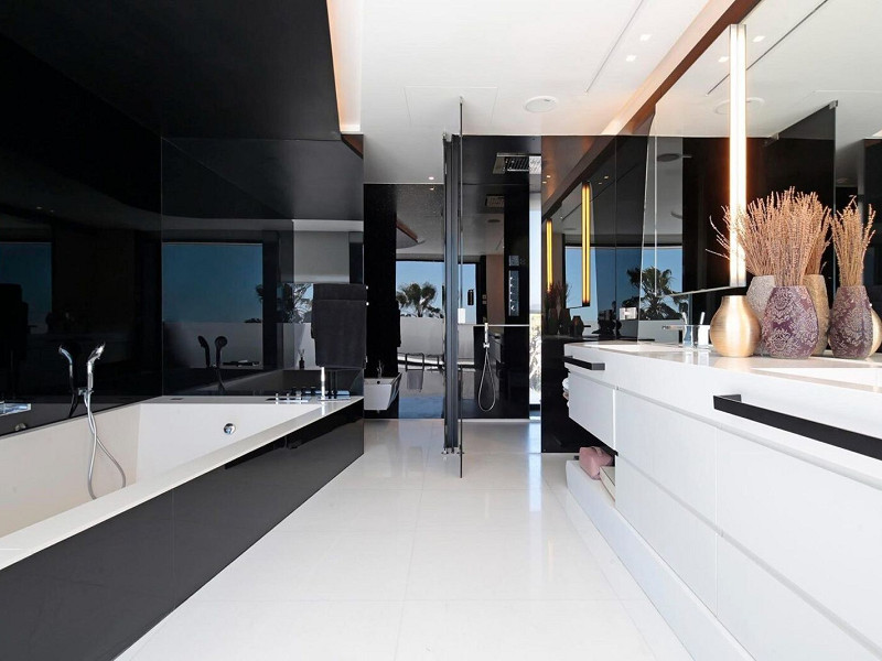 Роскошная вилла у моря в Гава Мар, Барселона. Фото:  44