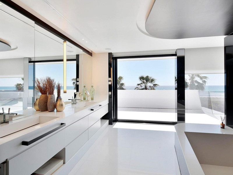 Роскошная вилла у моря в Гава Мар, Барселона. Фото:  45