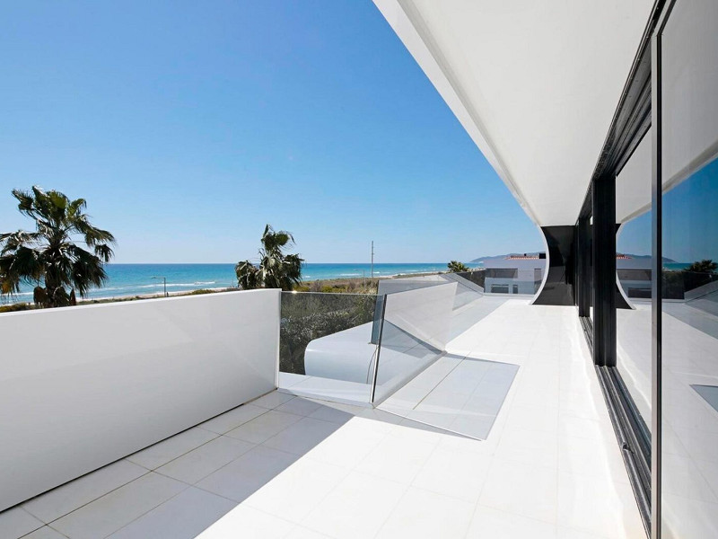 Роскошная вилла у моря в Гава Мар, Барселона. Фото:  46