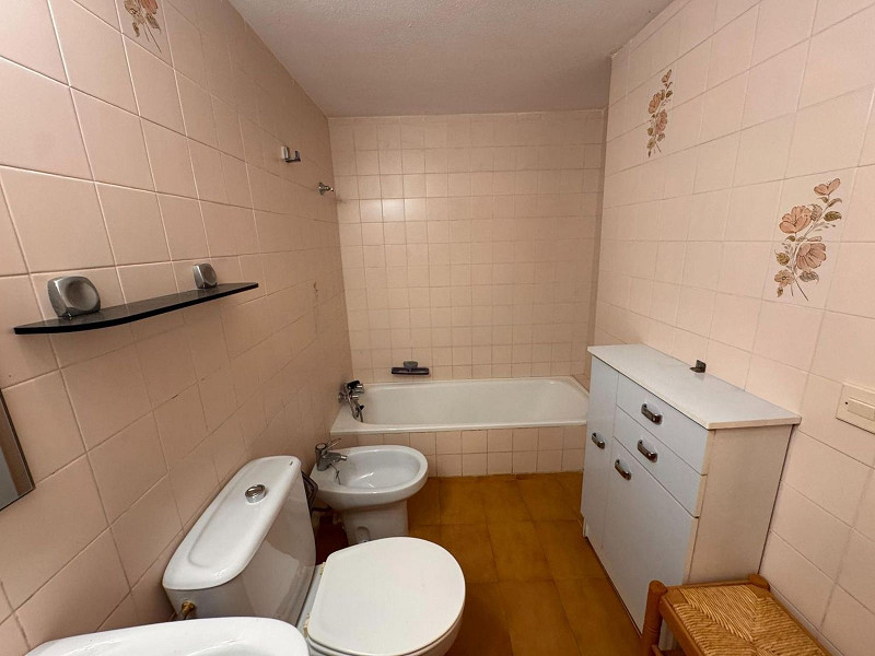 Квартира на первом этаже с частным садом и бассейном, 20 м от пляжа в Platja d’Aro, Коста-Брава. Фото:  15