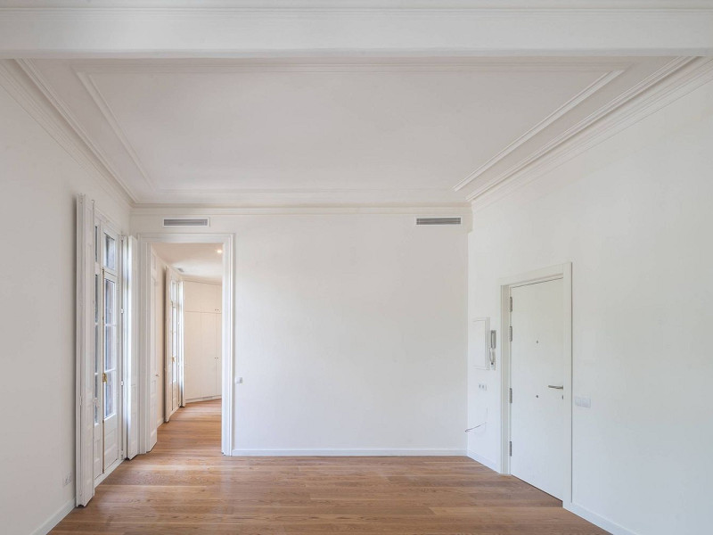 Отремонтированная квартира с балконами в районе Эшампле Эскерра, Барселона. Фото:  3